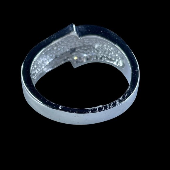 Lia Sophia Mother Of Pearl Ring Silver Tone Crystal Accent Modern Minimalist Chi - Picture 6 of 9